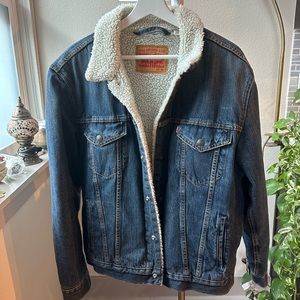 Levis sherpa denim jacket
